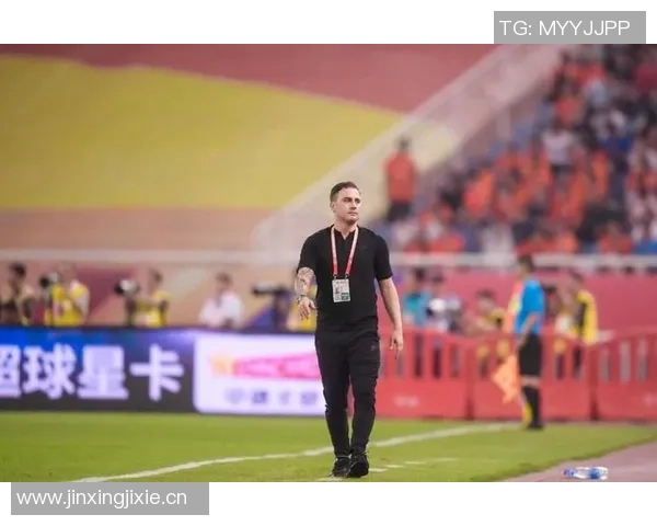 乌兹别克斯坦足协确认卡纳瓦罗及教练组抵达塔什干洽谈执教事宜