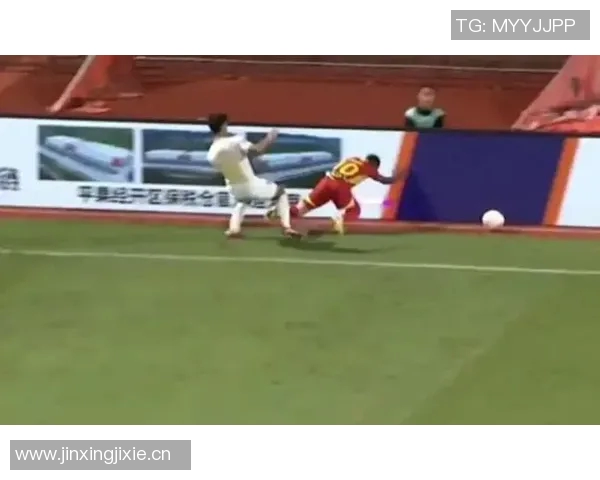 朱艺对阿萨莫阿遭遇表示心痛并呼吁中足联制定广告牌设置规范