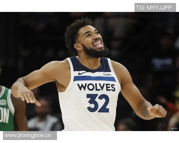 费尔斯半场表现出色8中5三分2中1贡献12分并送出3次助攻