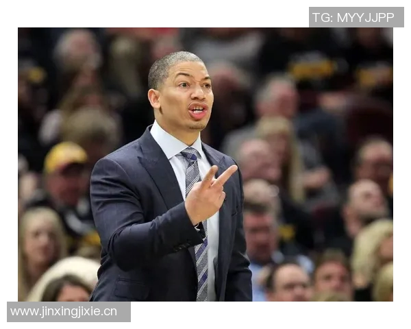 卢指导谈球队深度与经验球员年纪越大更显实力与智慧