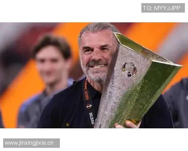 奥林匹亚科斯主帅更替频繁森林老板自2011年以来已解雇24位教练 奥林匹亚科斯主帅更替频繁森林老板自2011年以来已解雇24位教练