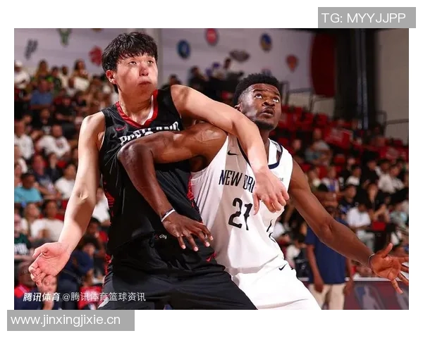 杨瀚森赛季初展现出色表现生活中也逐渐融入团队氛围 杨瀚森赛季初展现出色表现生活中也逐渐融入团队氛围