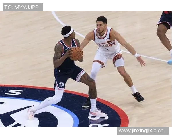 卢教练透露比尔首发位置仍待确定背部疼痛影响恢复进程