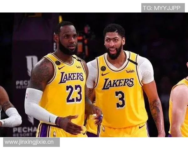 浓眉谈球队精神:信任与竞争并重展现团队凝聚力与斗志 浓眉谈球队精神:信任与竞争并重展现团队凝聚力与斗志