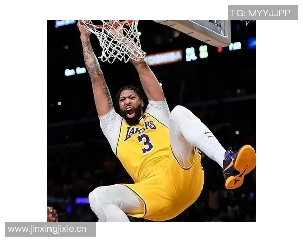 浓眉谈球队精神：信任与竞争并重展现团队凝聚力与斗志