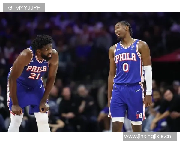 马克西称赞乌布雷在场上积极发声带动队友攻防两端表现出色 马克西称赞乌布雷在场上积极发声带动队友攻防两端表现出色