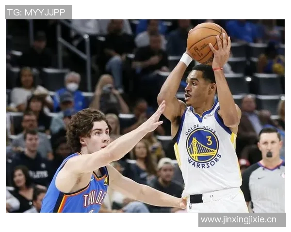 卡马拉全场追击库里展现攻守兼备实力贡献20分7板5前场板表现出色 卡马拉全场追击库里展现攻守兼备实力贡献20分7板5前场板表现出色