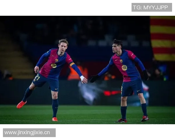 拜仁与巴萨争抢17岁中场新星泽卢卡斯引发关注