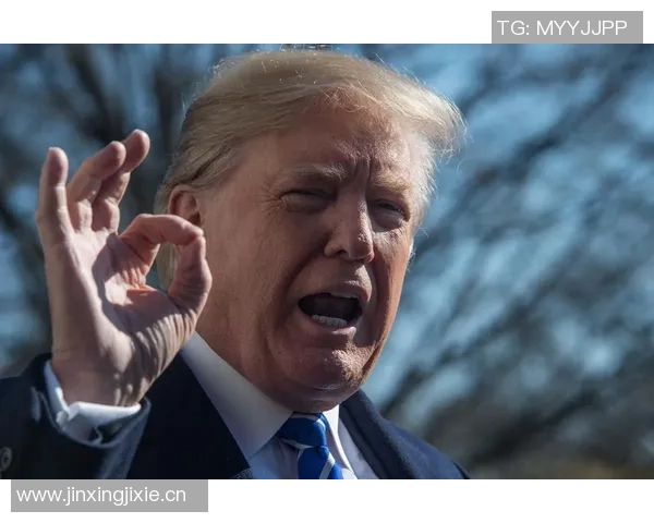 今日趣图：斯洛特巧妙安排小队出战主力难敌的幽默瞬间