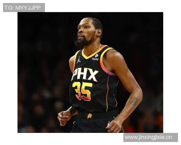 杜兰特谈团队合作的重要性传球能减轻队友压力提升整体表现 杜兰特谈团队合作的重要性传球能减轻队友压力提升整体表现