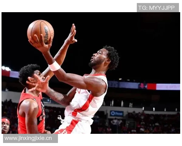 沃尔什全场最高前场板助力球队表现出色14分11板成关键球员