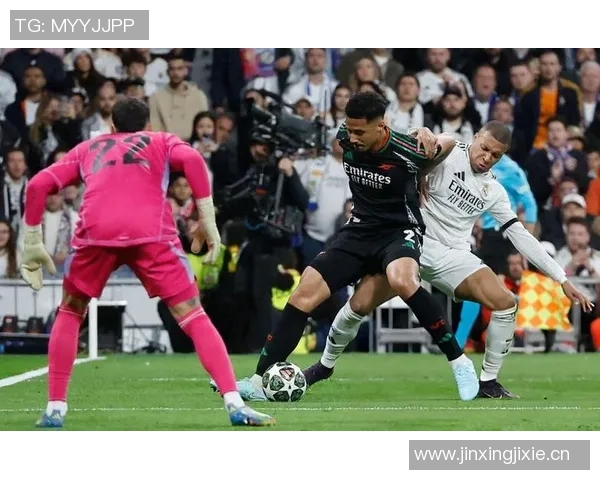 萨利巴伤愈重返阿森纳合练期待本周欧冠对阵布鲁日的精彩表现 萨利巴伤愈重返阿森纳合练期待本周欧冠对阵布鲁日的精彩表现