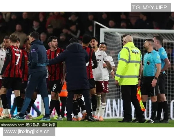 热刺遭遇三连败主场球迷嘘声不断弗兰克需迅速调整球队状态 热刺遭遇三连败主场球迷嘘声不断弗兰克需迅速调整球队状态