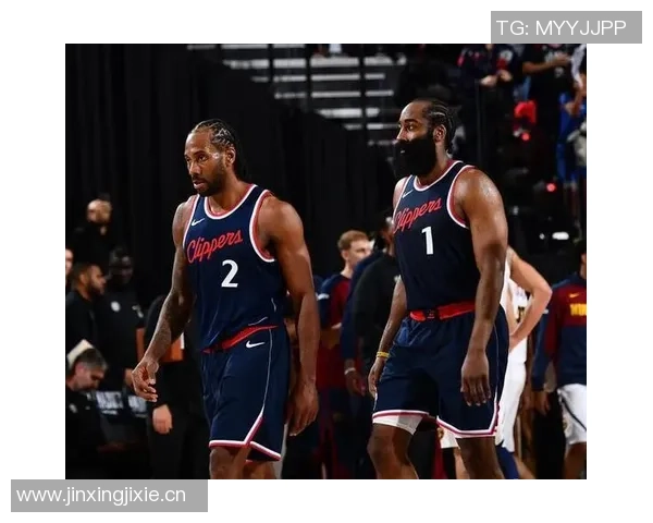 快船遭遇惨败小卡复出难挽颓势球队近12场仅获2胜西部倒四危机加剧 快船遭遇惨败小卡复出难挽颓势球队近12场仅获2胜西部倒四危机加剧