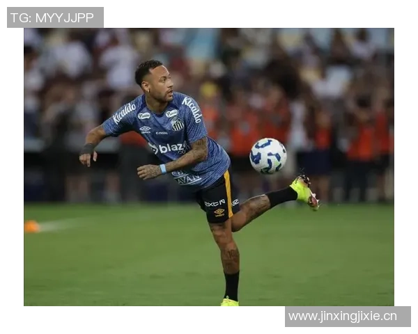 内马尔拼尽全力带伤出战90分钟赛后紧急冰敷膝盖伤处